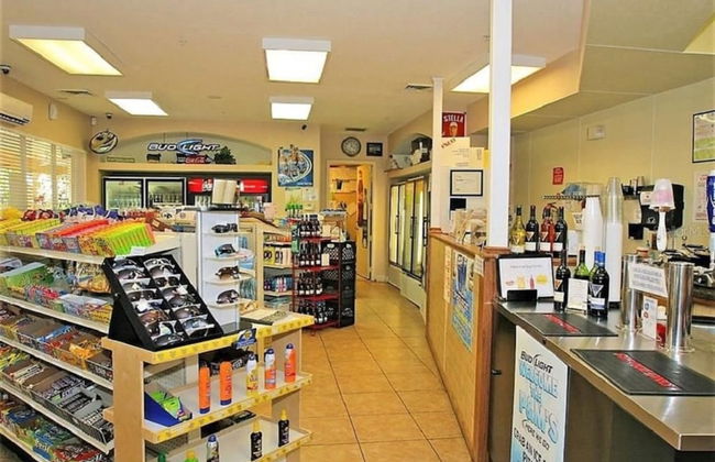 This Amazing 6 Bedroom Property With a Lake View - Foto 73