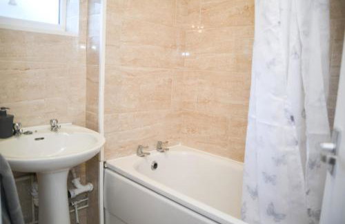 House Sleeps 8 with Garden and Parking - Foto 22