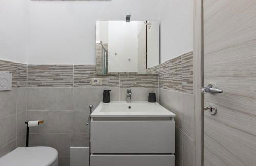 GuestHost - Comfy Apartment close to the Station with Courtyard - Foto 10