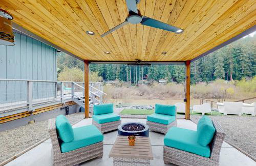 Riverfront Escape - Photo 1