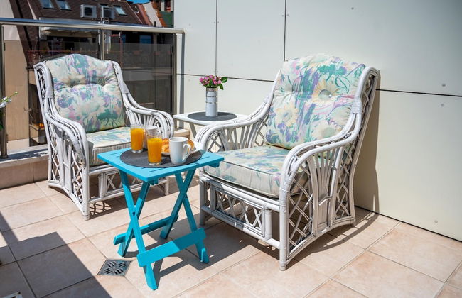 Colorful Studio With Balcony - Free Parking - Foto 16