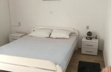 Very spacious - fully air conditioned - apartment nearby Vir bus station - Foto 11