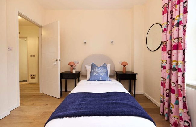 The South Hampstead Hideaway - Stylish 6bdr Home - Photo 4