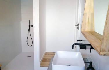 Terreiro Ocean House - Unique Seaside Escape - Photo 24