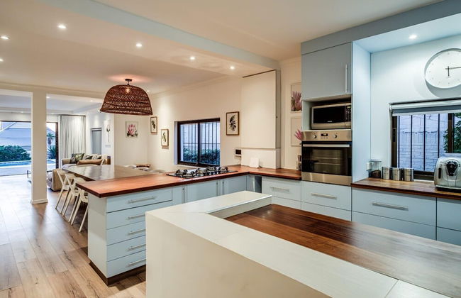 Stylish Holiday Home With Private Pool Ocean Views Jumeirah Blue - Photo 40