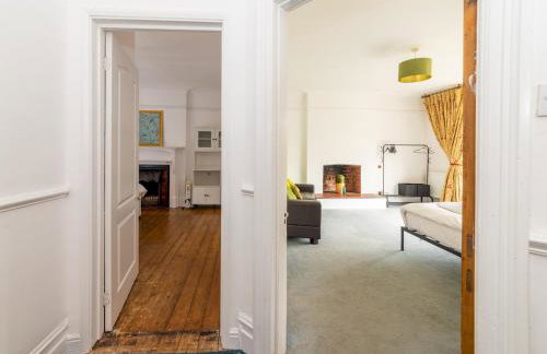 Central Caversham Traditional English House Pass the Keys - Photo 32