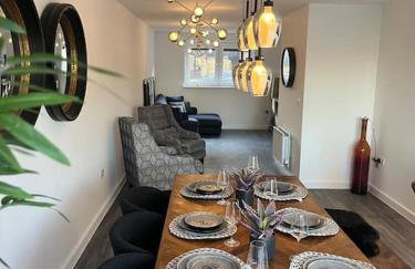 Outstanding 4-Bedroom Town House By Valore Property Services - Foto 15