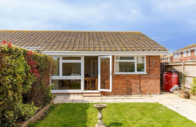 Seaside Retreat 2 Mins to Beach - Photo 53