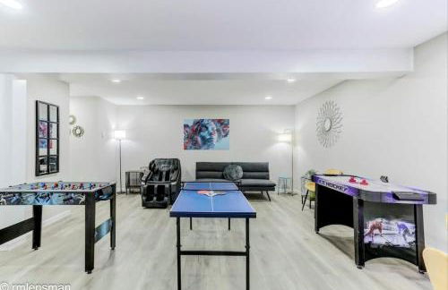 The Hut House 3BR 3BA Game Room Massage Chair - Foto 6