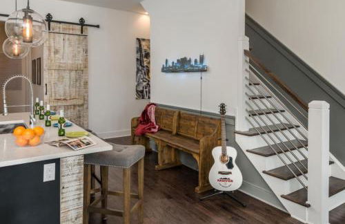 The NEW Nashview Rooftop-Skyline View - Sleeps 12 - Foto 13