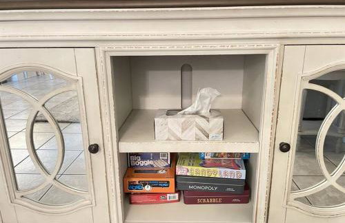 King Bed Suite, Fireside Hot Tub, Gameroom - Foto 6