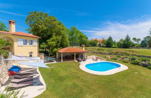 Romantic Villa Green Sky with Pool and Garden - Foto 12
