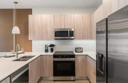 Upstay Pristine 3BR Home with Private Pool & BBQ - Foto 12