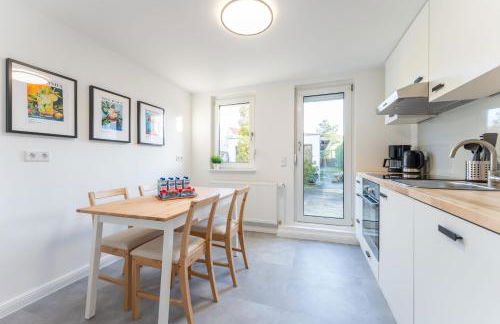 Neues Haus ,11 Betten, völlmöbliert mit Parkplätzen, Garage und Garten - Foto 18