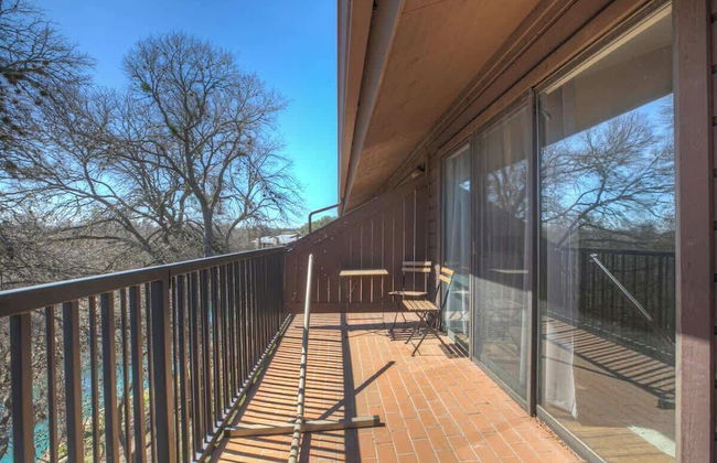 Luxury Riverfront Condo 1 BLK to Schlitterbahn! - Foto 18