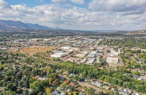 Stir Crazy! Bike Trails, Dogs OK, Food & Nightlife - Foto 66