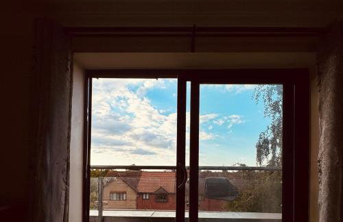 Charming 2 Bedroom Flat with Urban Views - Foto 20