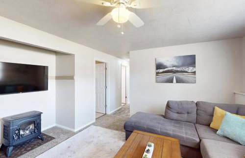 History, Hikes and Cozy Nights Parowan Gem with Deck! - Foto 13