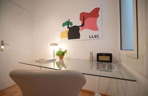 Stunning Designer 2 Bed Apt in Glorious Gràcia - Photo 25