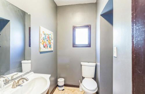 Massive 5 bedroom downtown - Photo 29