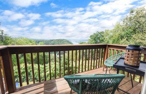 HostWise Stays - The Cielo - Ohio River Views! - Foto 1