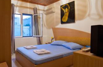 Villa Elli 1 Beach front with garden - Photo 7