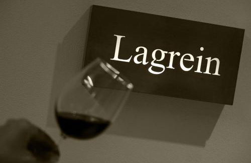 Haus Gregori Modern & Central Stay in Vineyard with Rooftop & Served Breakfast - Foto 12