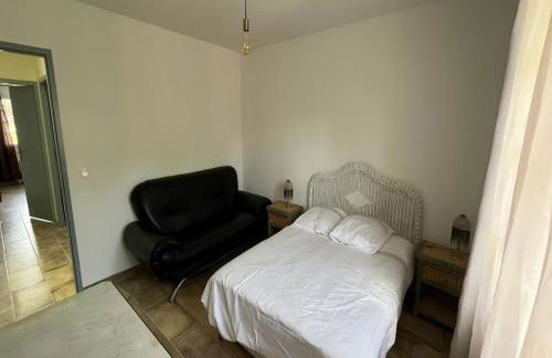 Villa in St Denis with Pool & Pyrenees View - Foto 15