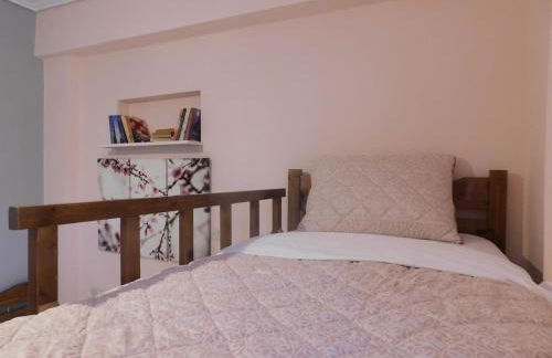 A Bright Home Away From Home - Foto 15