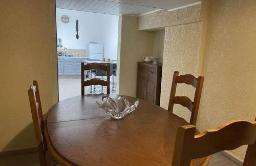 Les Gîtes de Monthermé La Maison authentique du centre historique - Foto 10