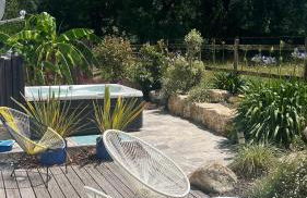 Gîtes de charme "l'écrin de Vendée" jacuzzi privatif, piscine chauffée, prestations bien être, vélos à 10 mn de l'océan sur 3,5 h de verdure - Photo 2