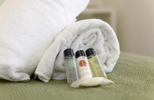 Asher Suite - Cozy 2BR Home with Parking & WIFI - Foto 19