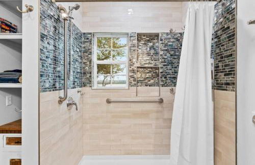 Dolphin Cove - Whole WATERFRONT House with Dock - Foto 51