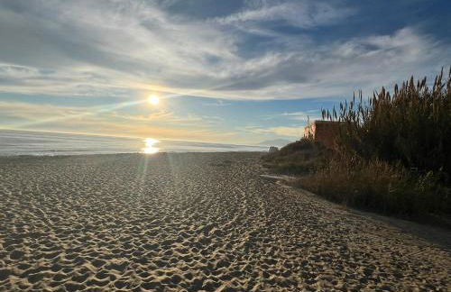 Moderno estudio y piscina a 50 metros de la playa - Photo 22