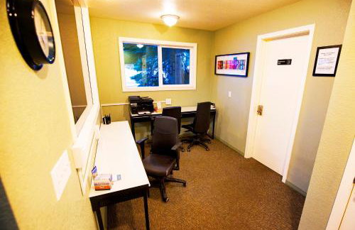 The Mammoth House - Photo 11