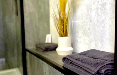 1-Bed Apartment - Sleeps 2 Wifi & Central - Photo 11