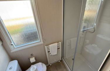 Starling Lodge with Hot tub at Brickyard Lakes - Foto 7