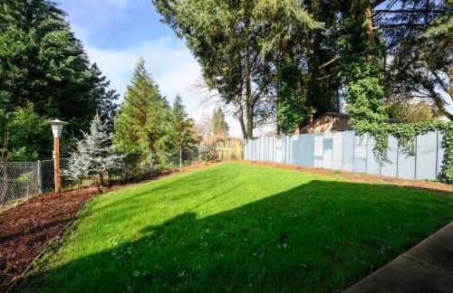 Blue House - private 2 bed, 2 bath home with garage - Photo 36