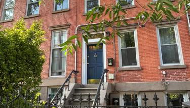 NEW! Historic Townhouse-14 min to WTC - Foto 2