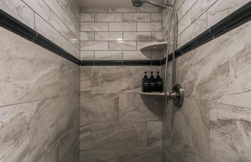 3 King Beds- Near OU-No Bunks-Private Suites - Foto 27