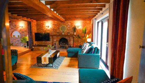 Bright & Spacious 5-Bedroom Stay near Cambridge - Foto 1