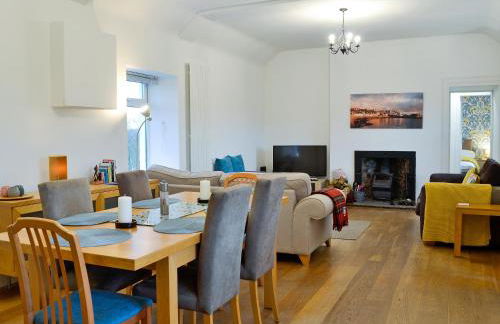 Kirklauchline Cottage - Photo 2