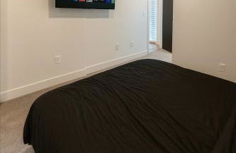 Trendy 3BR City Apt Pool and Ping Pong Fun - Foto 17