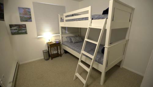 Free Tram Tickets! 3BR Valley Home wKing beds - Foto 5