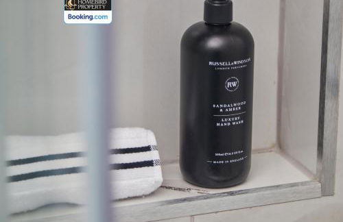 Beautiful 3BDR House By Homebird Property Management Short Lets & Serviced Accommodation Leeds With Free Parking & Free WiFi - Foto 56