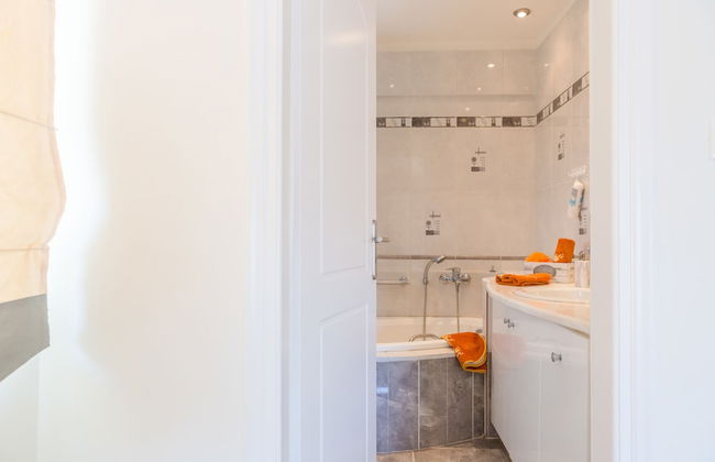 Bright & Spacious two-floor Family Garden Home - Foto 45