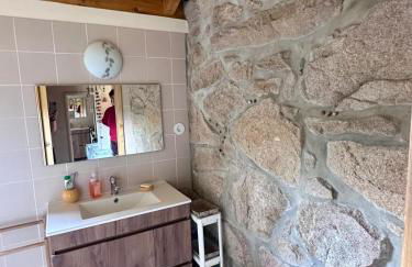 Nascente home place in nature next to a waterfall - Foto 8