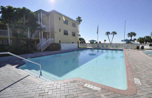 Treasure Island Beach Club 727-360-7096 - Foto 4