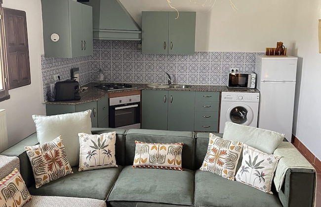 Miluna Oasis Suites - Sleeps4-pool-mountainview - Foto 7