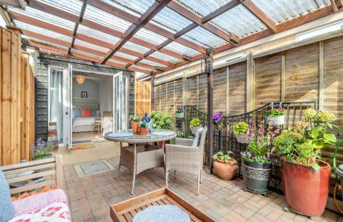 The Pleasant Pheasant Mews - Photo 1